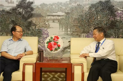 江蘇省工商局公平交易局副局長(zhǎng)馬毅考察隆力奇，探討直銷規(guī)范與行業(yè)健康發(fā)展